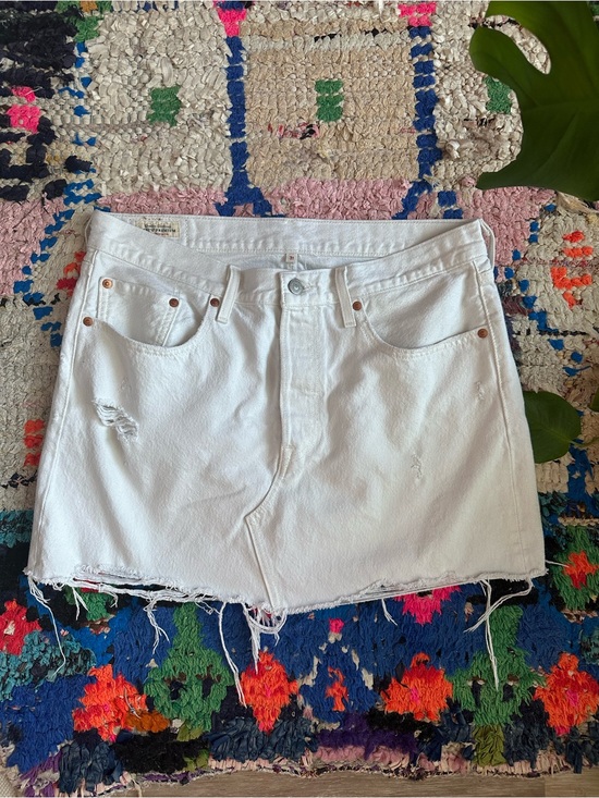Levi's Dresses & Skirts - Levi’s White Denim Mini Skirt - Raw Hem